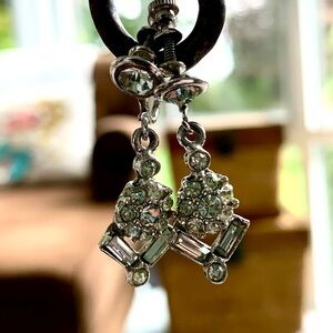 🌟 SALE $15 🌟 Vintage Crystal Rhinestone White Gold Plated Dangle Earrings